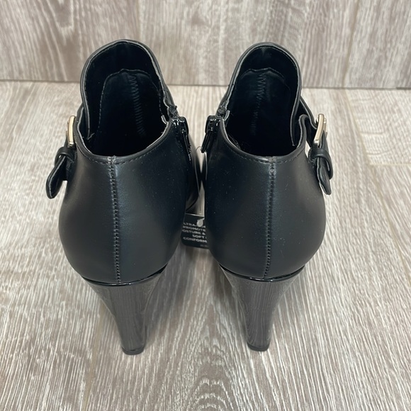 NWT East 5th EF Emmelie Black Booties Memory Foam Buckle Heeled 6 - Picture 4 of 16